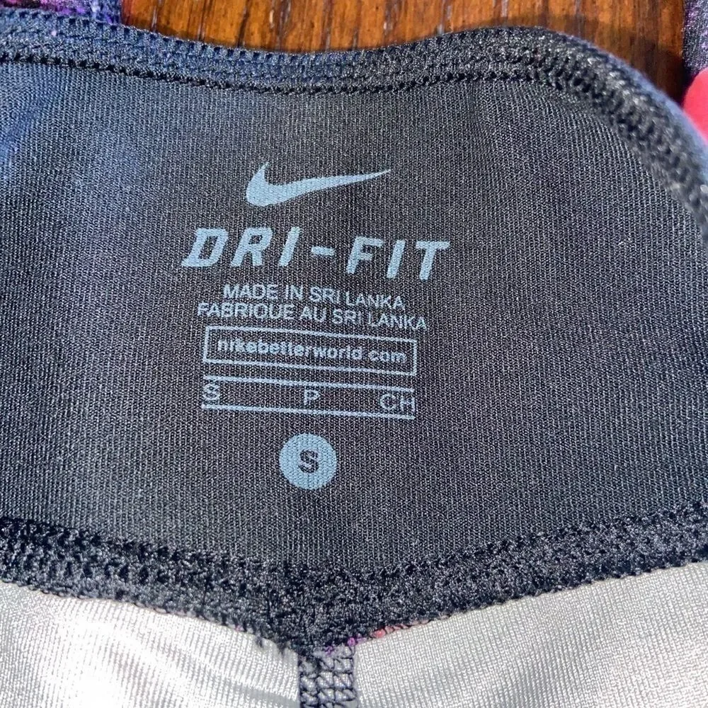 Woman’s Nike dri fit athletic leggings